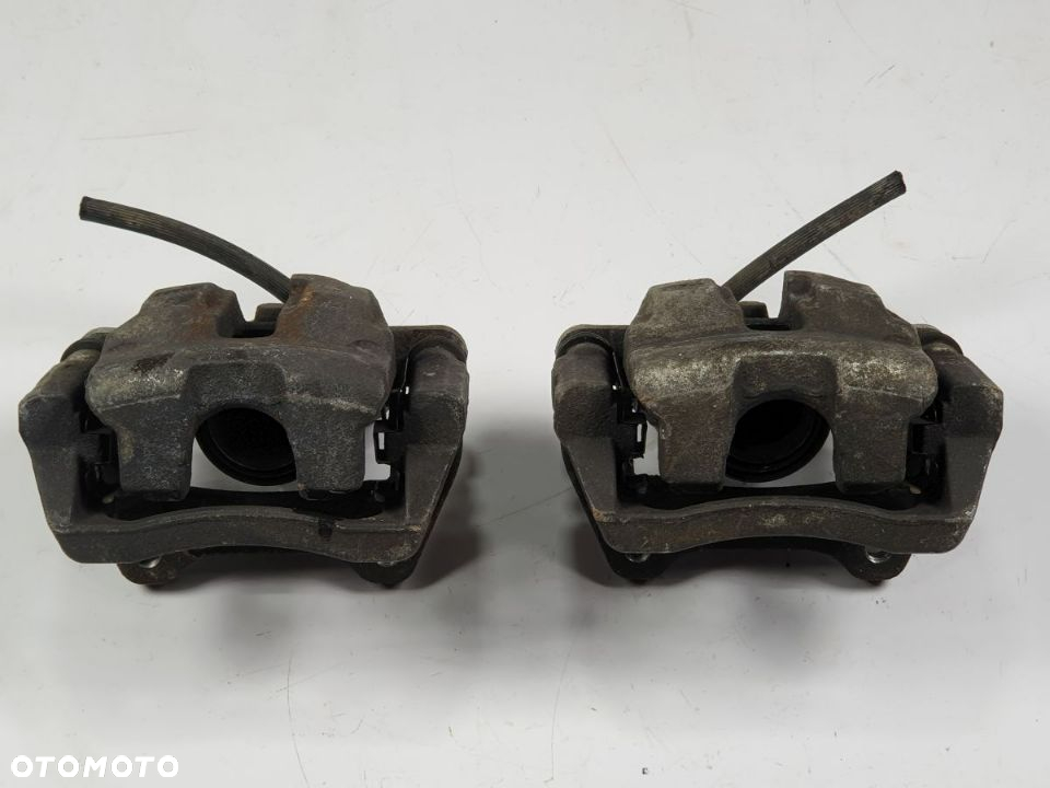 Zacisk Hamulcowy Tył RANGE ROVER SPORT LIFT 3.0TD 2009 2013 rok - 2