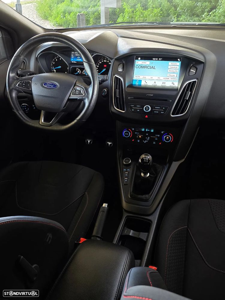 Ford Focus 1.0 EcoBoost S&S ST-LINE - 8