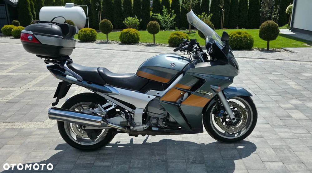 Yamaha FJR - 2