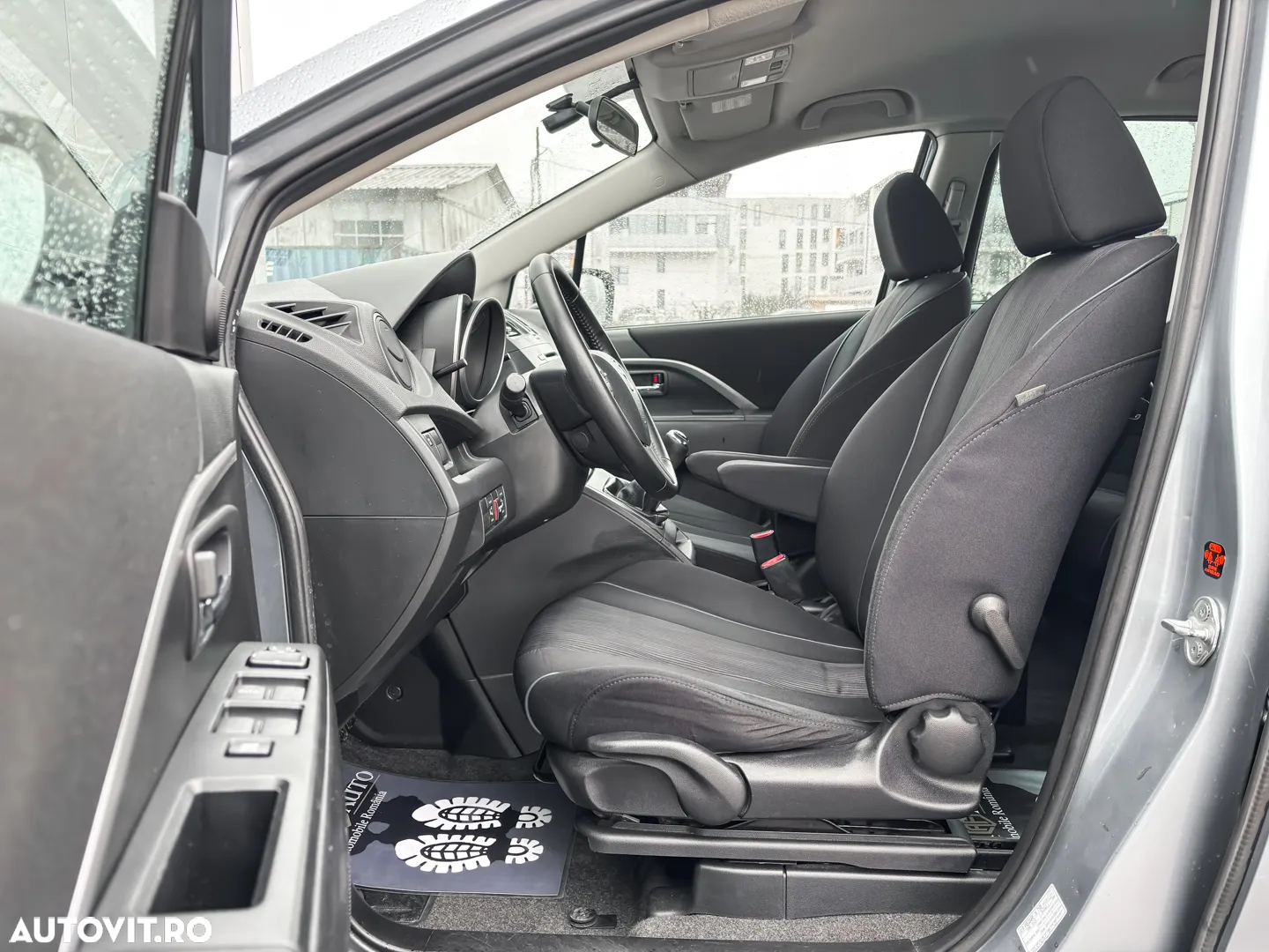 Mazda 5 - 8