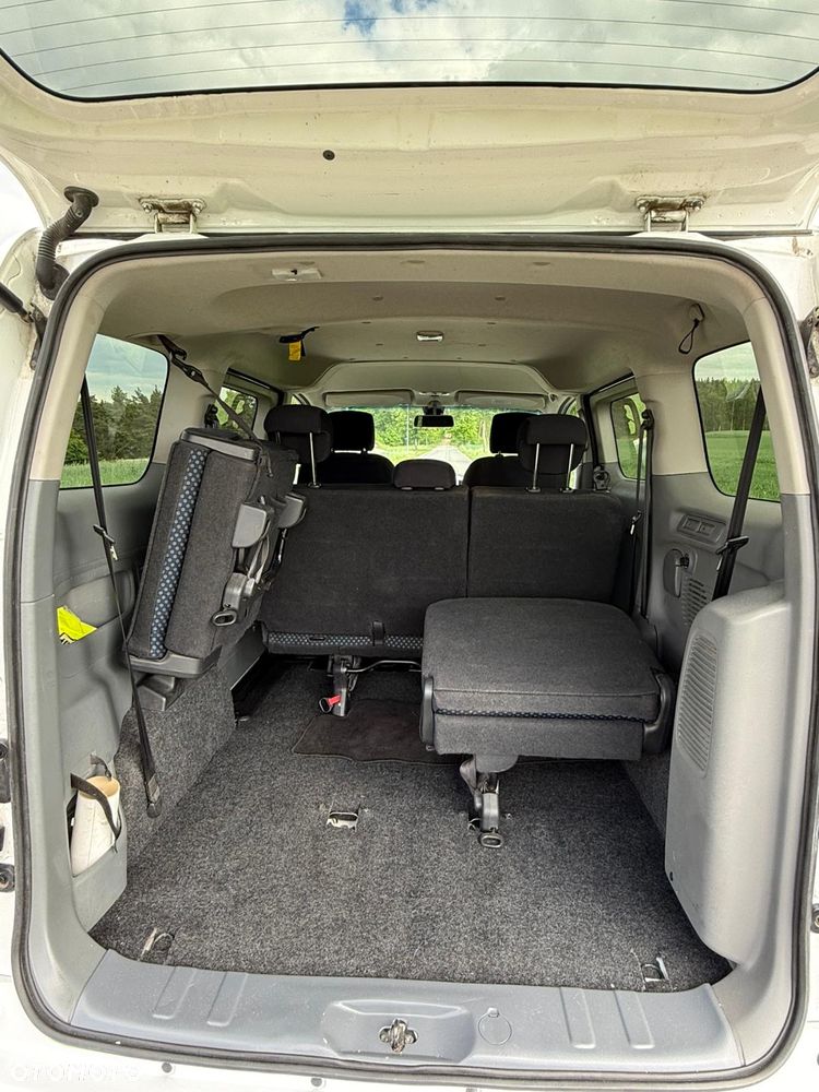 Nissan NV200 Combi 7os - 24