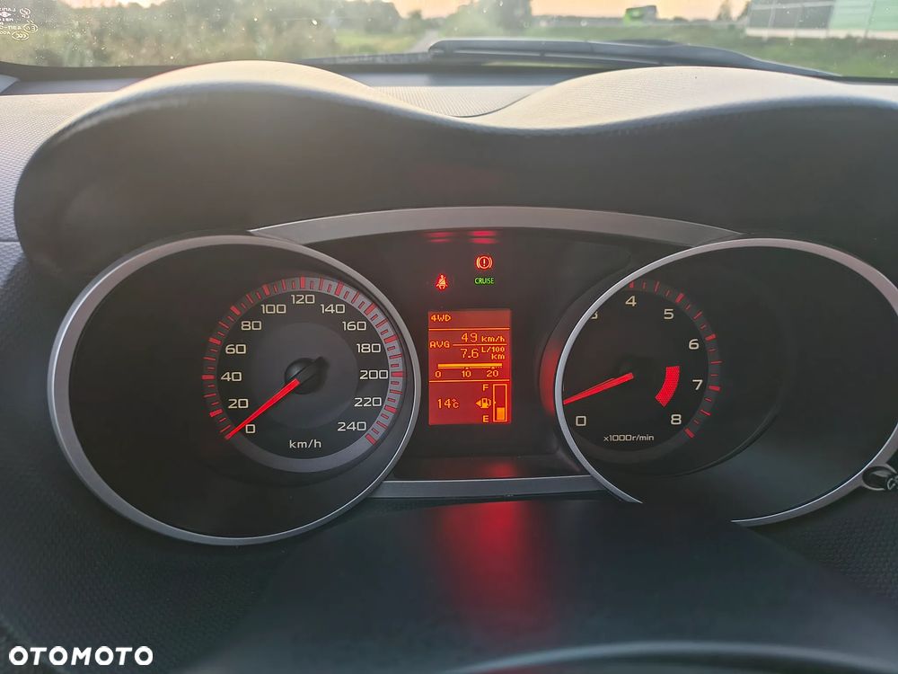 Mitsubishi Outlander 2.4 4WD Intense - 22