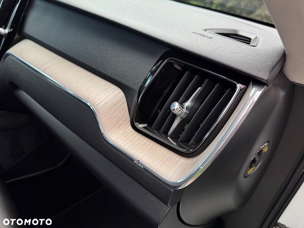 Volvo XC 60 D4 AWD Inscription - 28