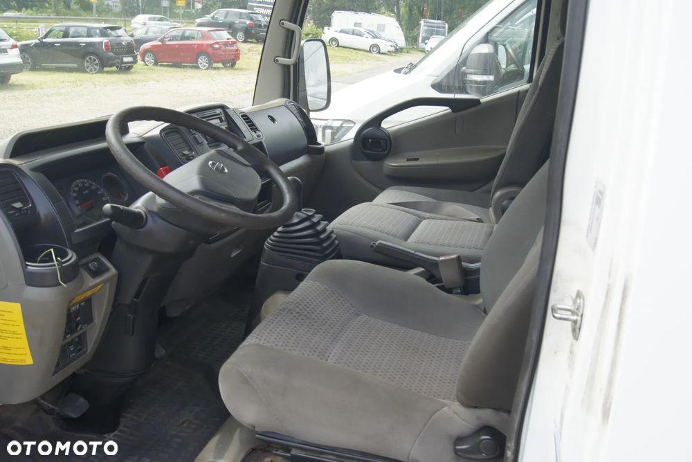 Nissan CABSTAR - 17