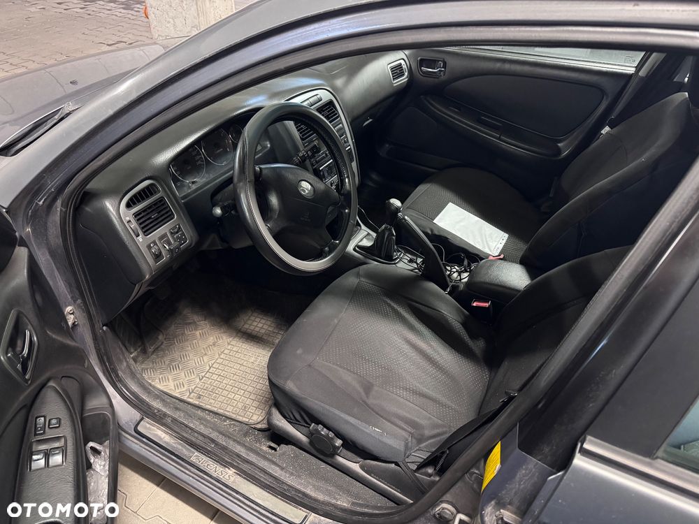 Toyota Avensis - 10