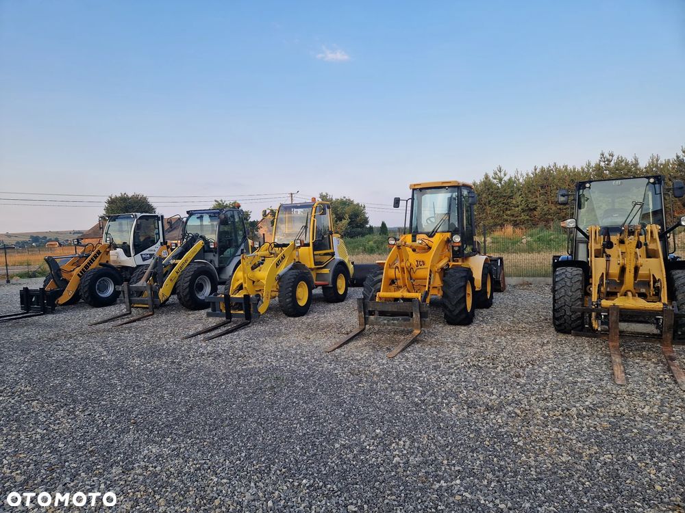 Caterpillar 906M - 30