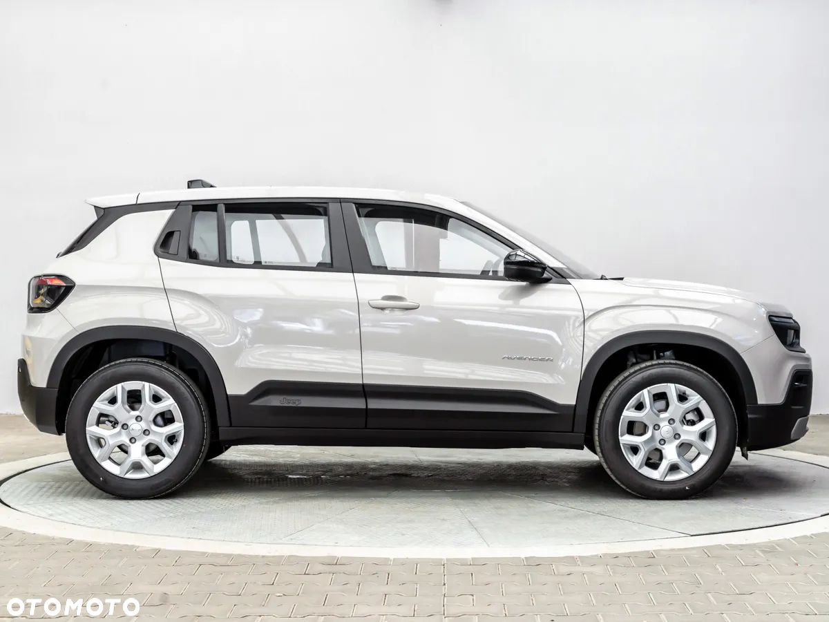 Jeep Avenger 1.2 T3 mHEV Altitude FWD eDCT6 - 7