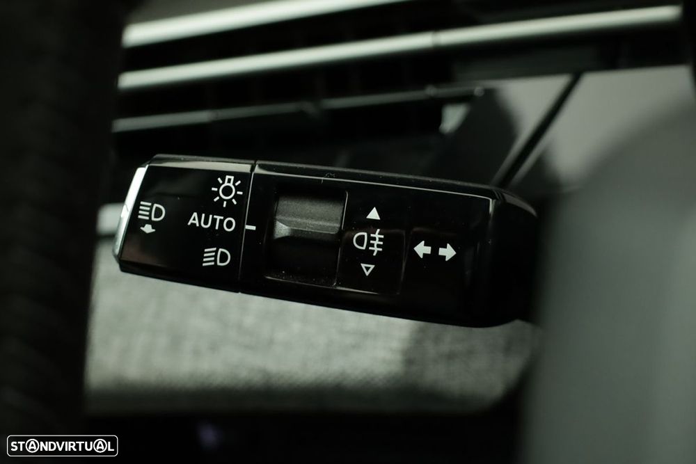 Peugeot 3008 1.2 Hybrid Allure e-DCS6 - 19