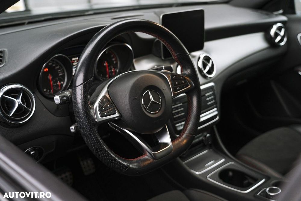 Mercedes-Benz GLA 220 4MATIC - 12