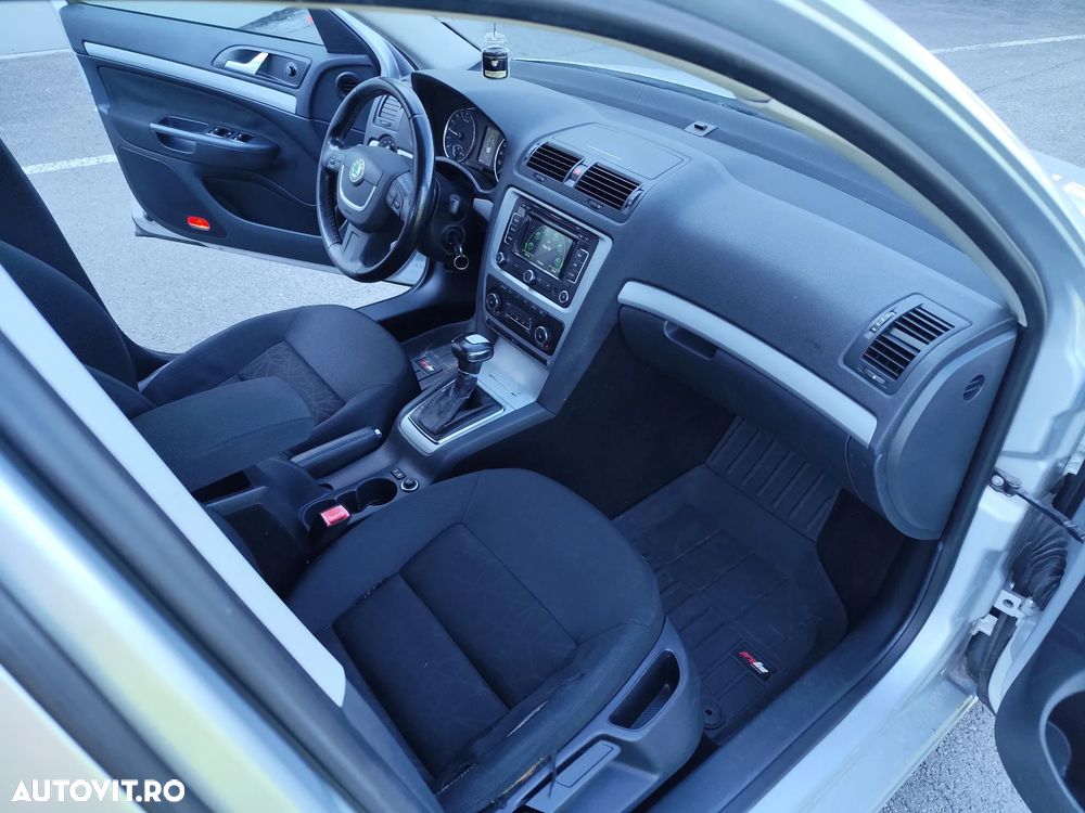 Skoda Octavia 2.0 TDI Elegance DSG - 8