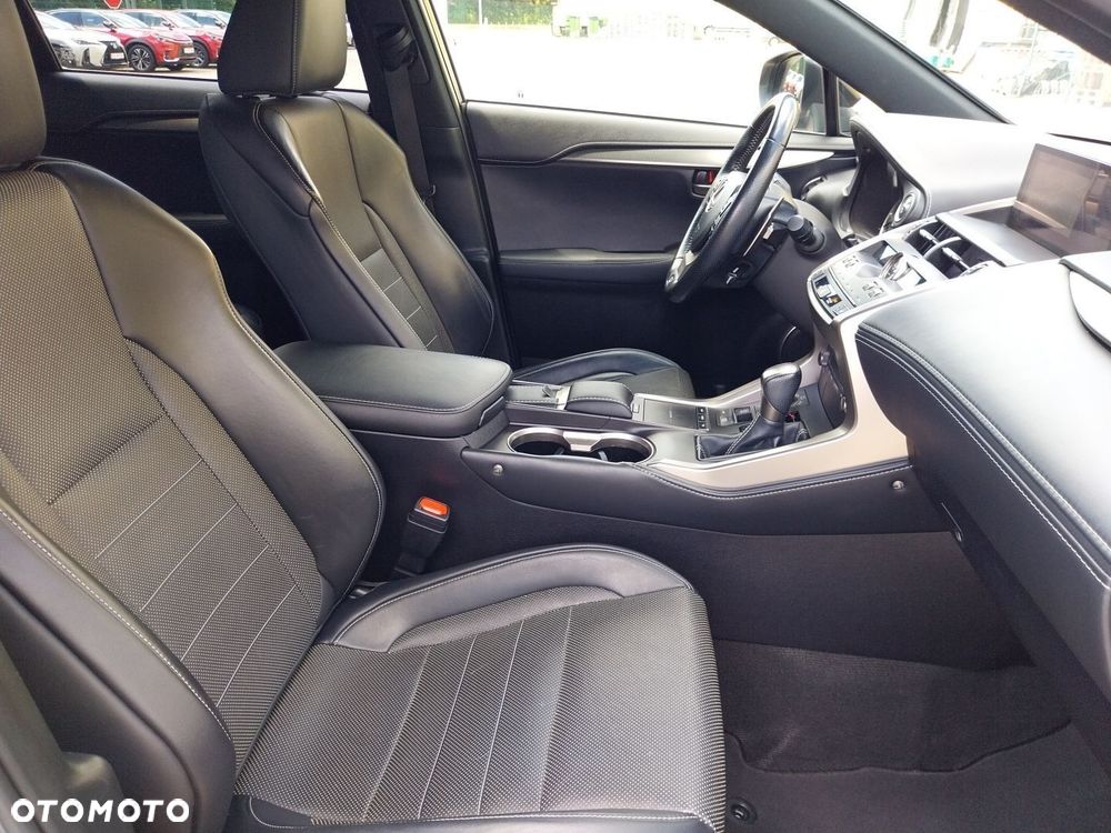Lexus NX 300h F Sport Edition AWD - 11