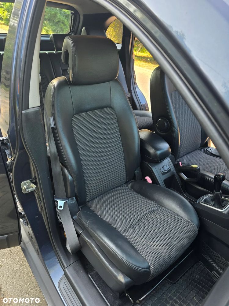 Chevrolet Captiva 2.4 4WD 7 Sitzer LT - 22