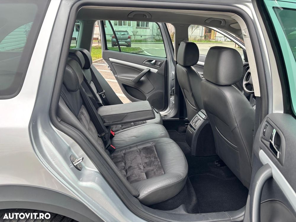 Skoda Octavia Combi 2.0 TDI DPF Scout 4x4 - 22