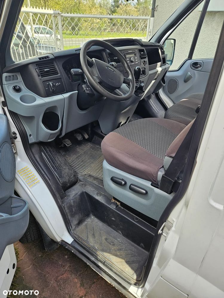 Ford Transit - 9
