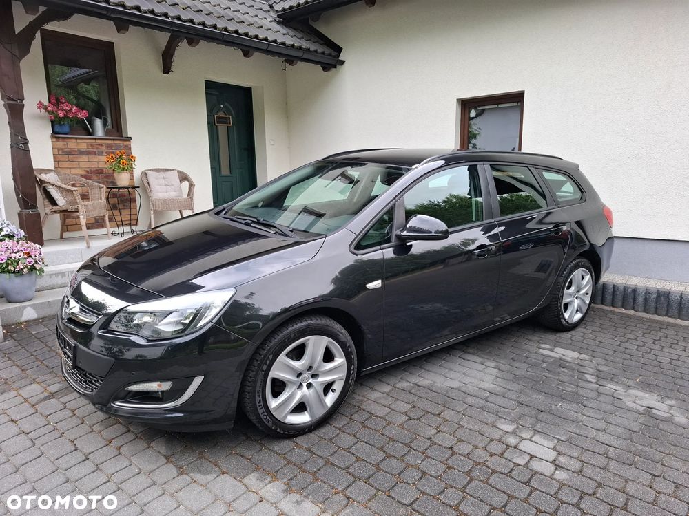 Opel Astra 1.4 Turbo Exklusiv - 33