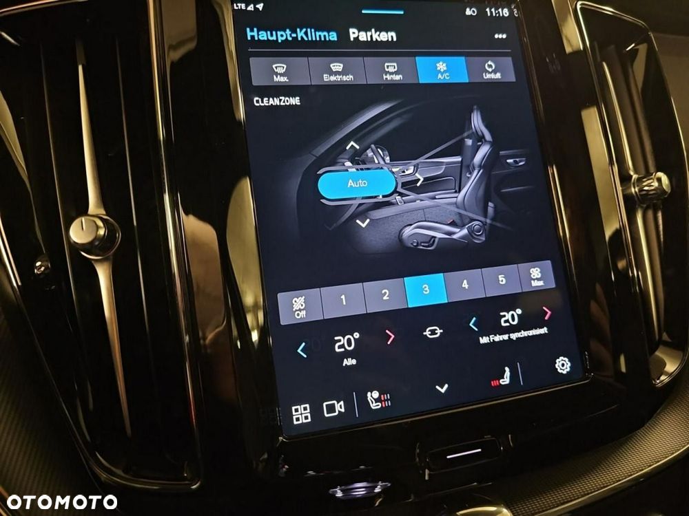 Volvo XC 60 T6 AWD Recharge Plus Black Edition - 17