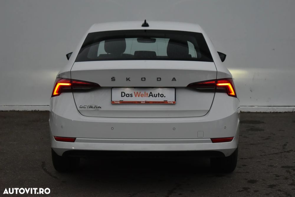 Skoda Octavia 2.0 TDI DSG Ambition - 8
