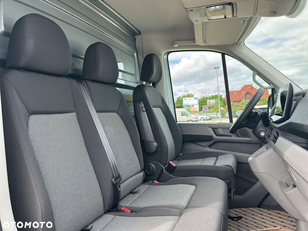 Volkswagen Crafter KONTENER+WINDA/AUTOMAT/35 Podwozie z pojedynczą kabiną 2,0 l 163 KM manual r. o.: 4490 mm - 17