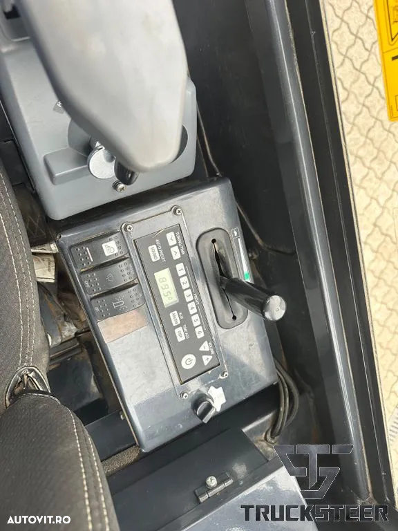 Hitachi ZX 19-5A - 8