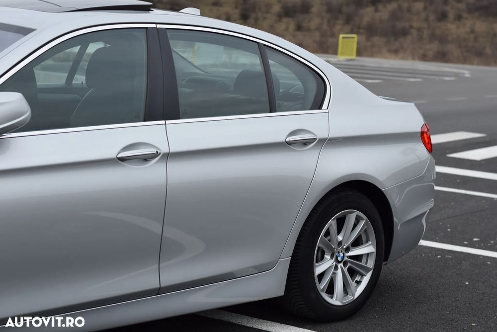 BMW Seria 5 525d Sport-Aut. - 35