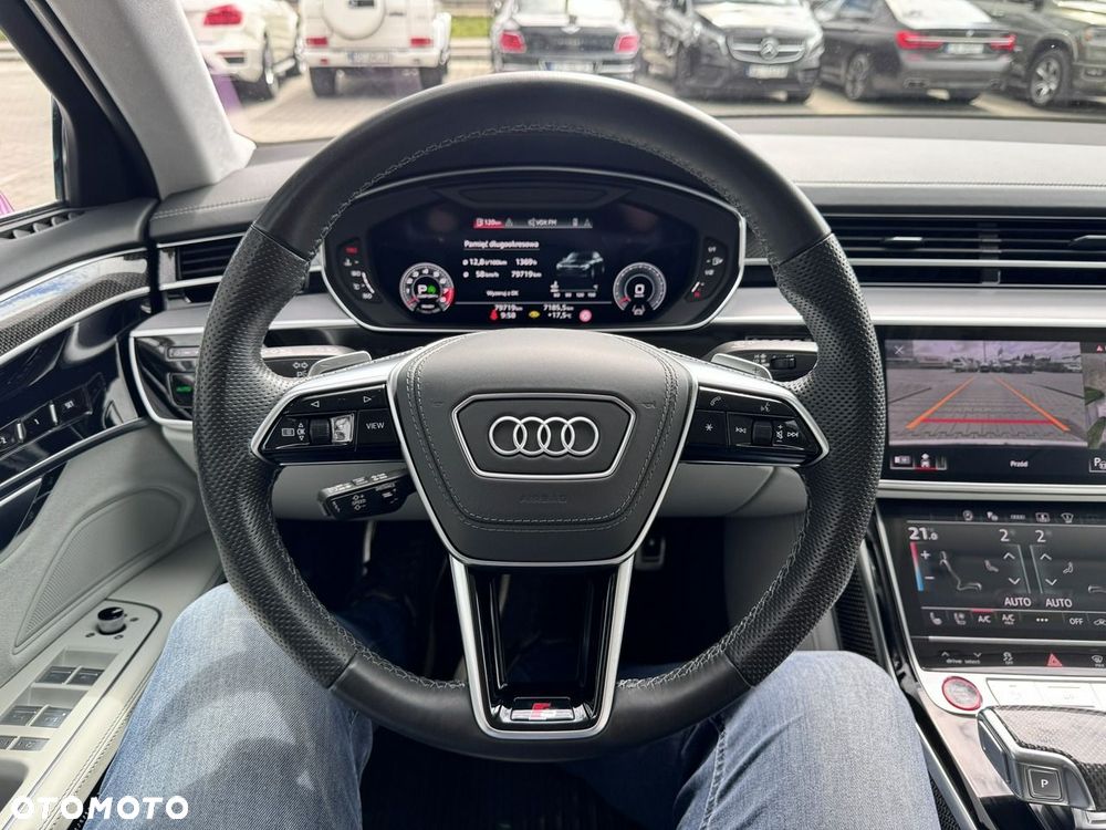 Audi S8 - 25