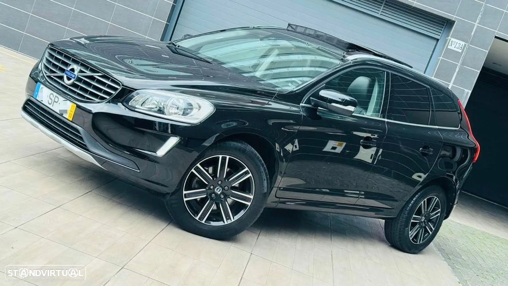 Volvo XC 60 2.0 D4 R-Design AWD Geartronic - 22