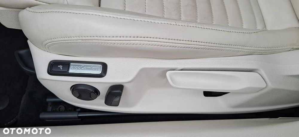 Volkswagen Passat 2.0 TDI BMT Highline DSG - 24