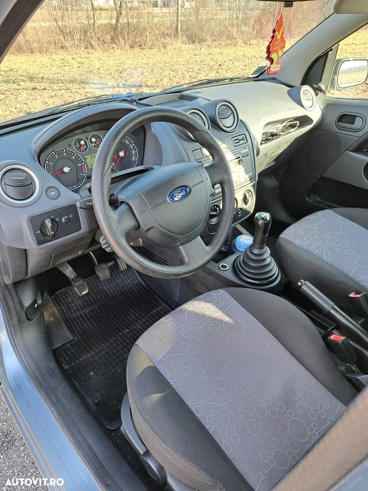 Ford Fiesta 1.3 Ambiente - 15