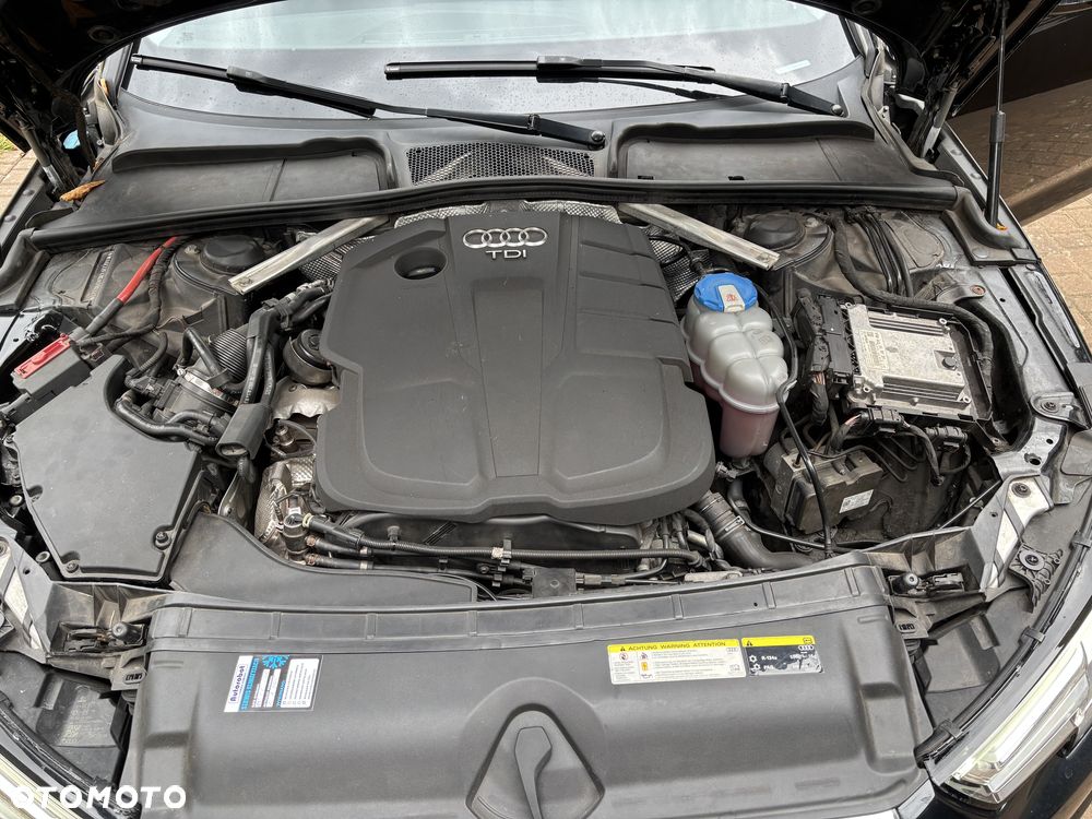 Audi A4 Avant 2.0 TDI Quattro S tronic - 11