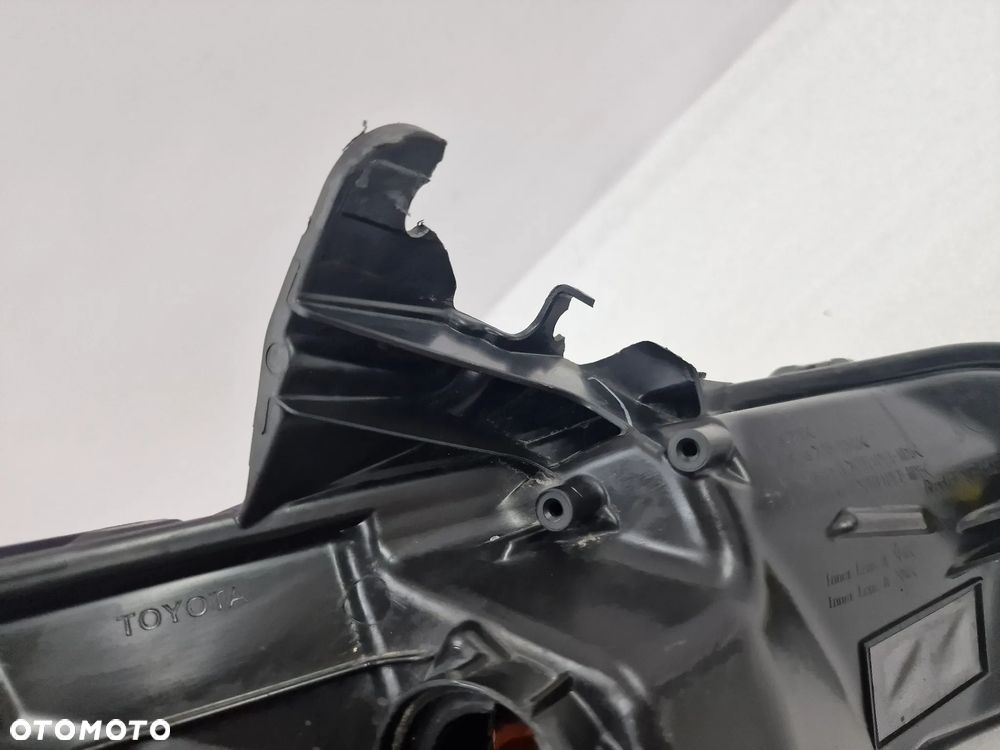TOYOTA AYGO II 14- LEWA LAMPA PRZEDNIA PRZÓD , NR KOITO 0H-17 , NR AUKCJI LA270 - 11