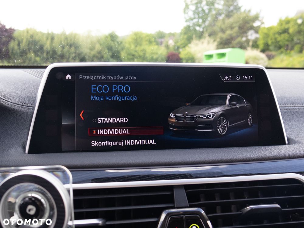 BMW Seria 7 730Ld xDrive - 25