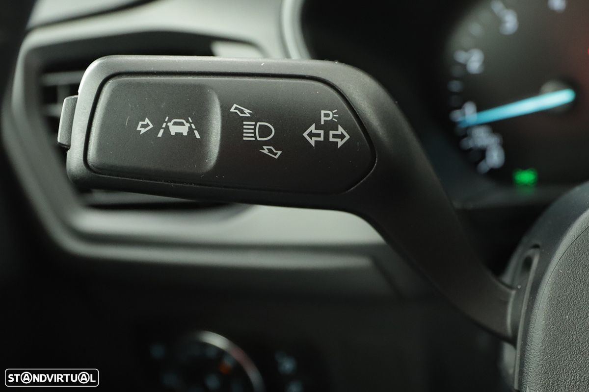 Ford Focus 1.0 EcoBoost MHEV Connected Design - 17