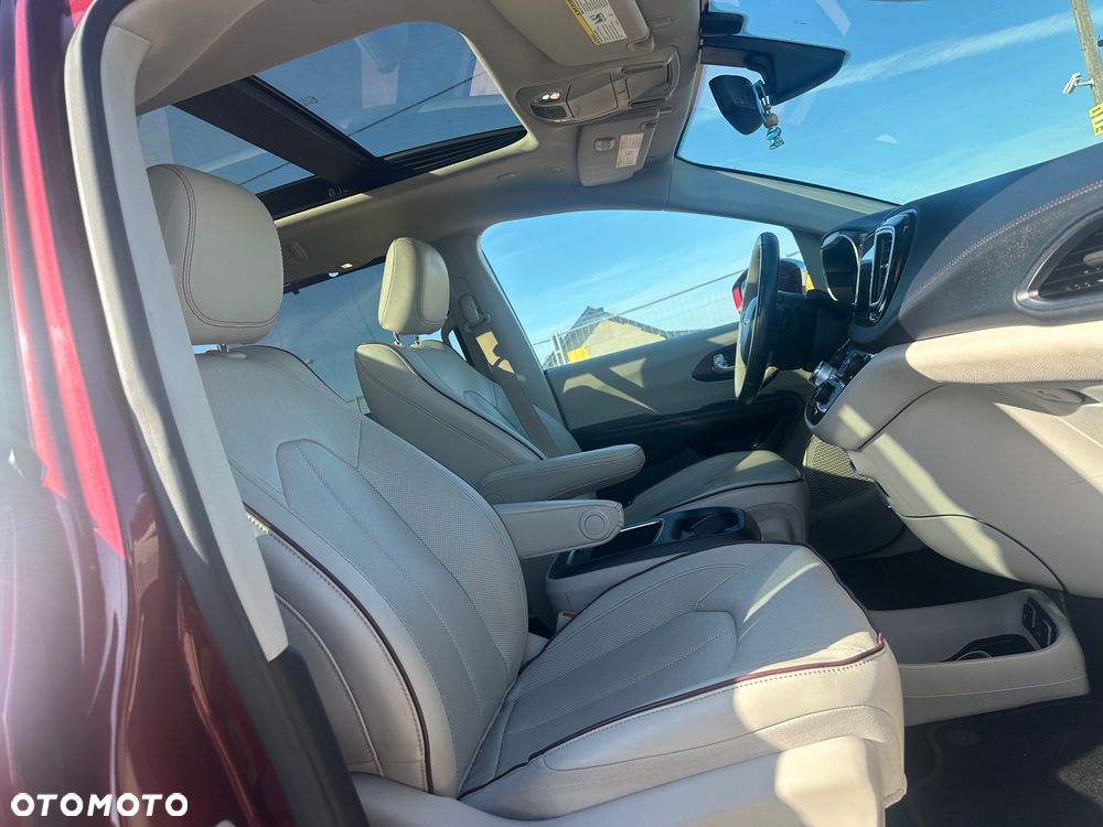 Chrysler Pacifica - 9