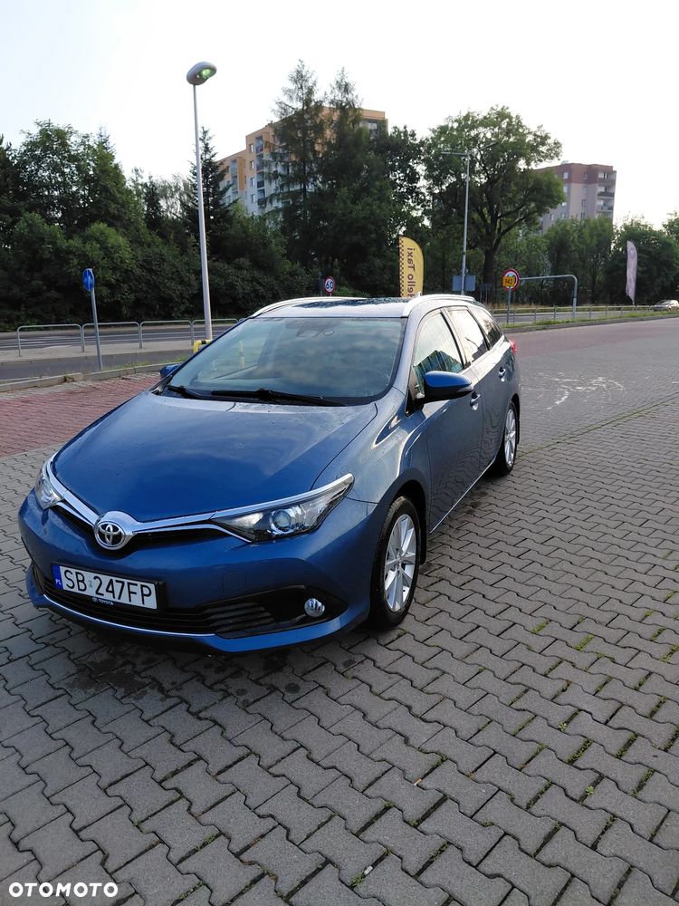 Toyota Auris 1.6 Premium - 1
