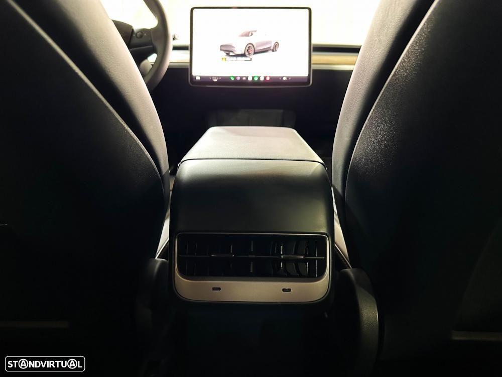 Tesla Model Y Performance Dual Motor AWD - 26