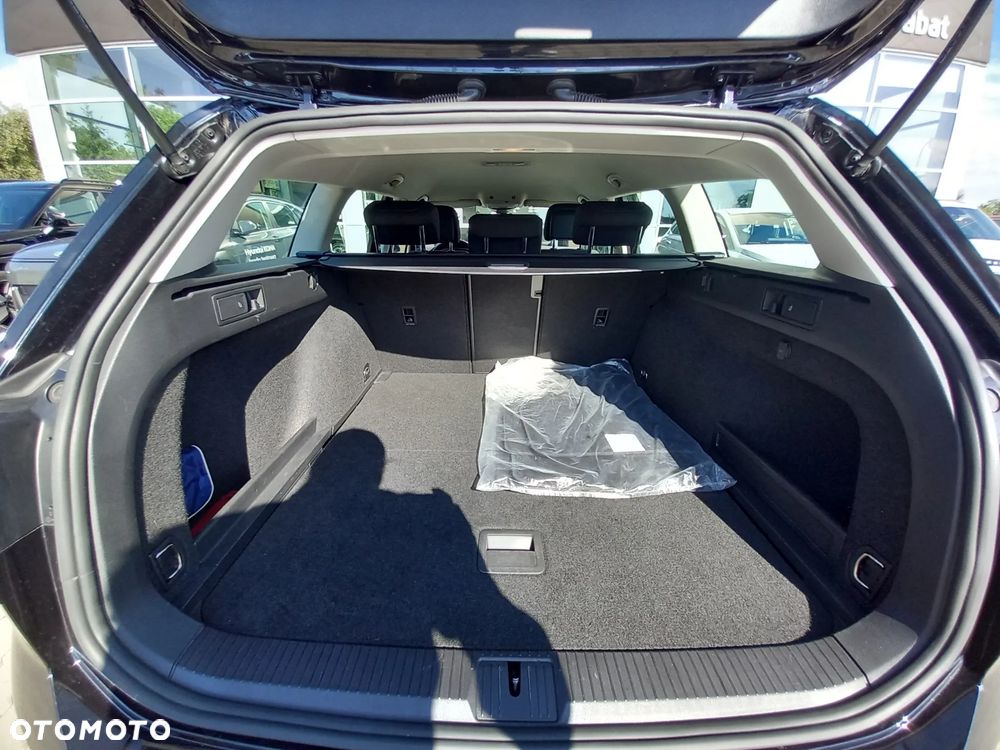 Volkswagen Passat 1.5 TSI EVO Business - 33
