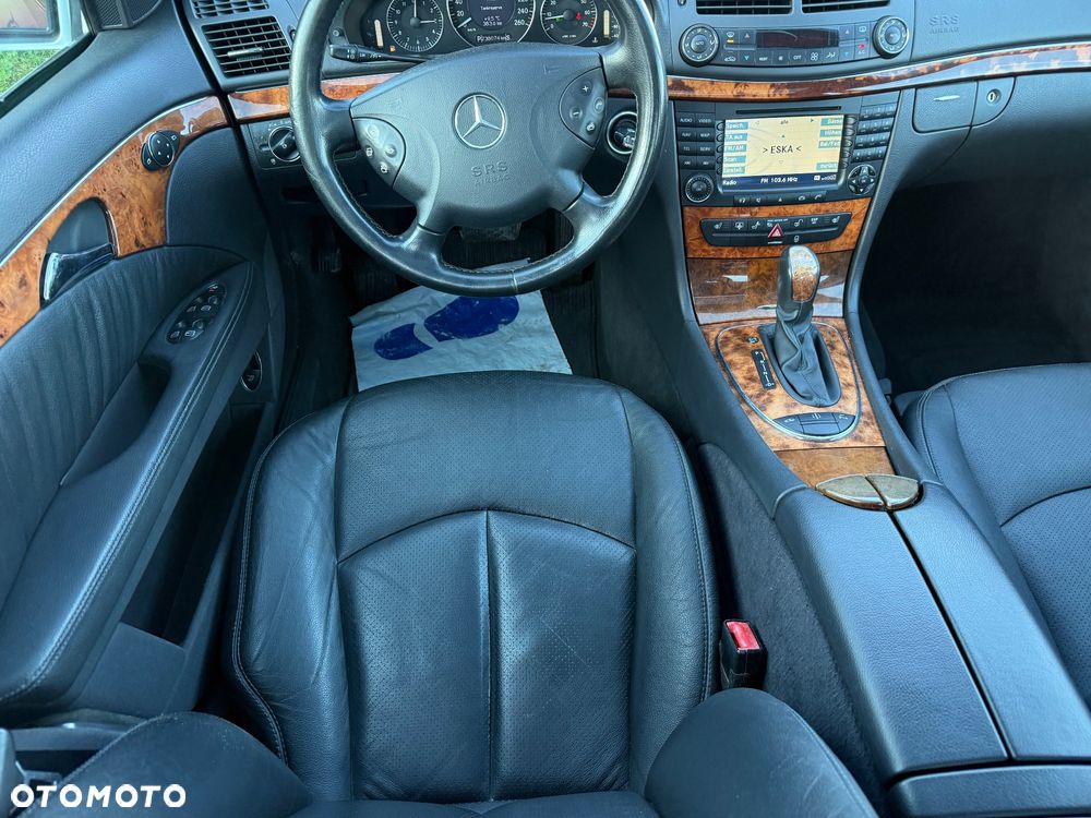 Mercedes-Benz Klasa E 500 4Matic Automatik Elegance - 13