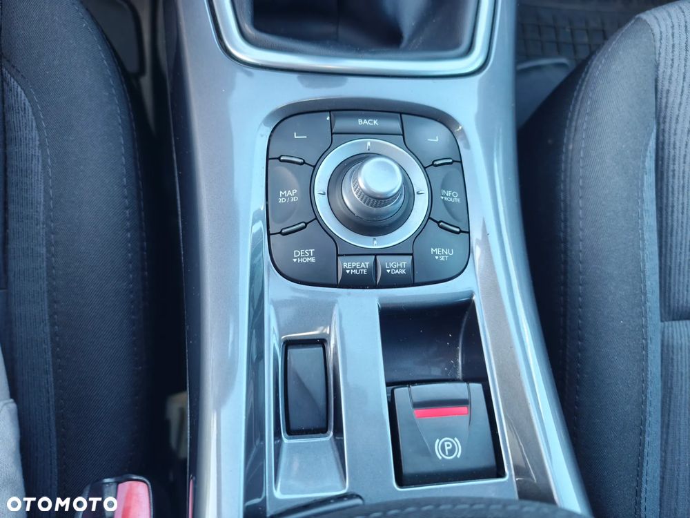 Renault Laguna 2.0 dCi Tech Run - 27