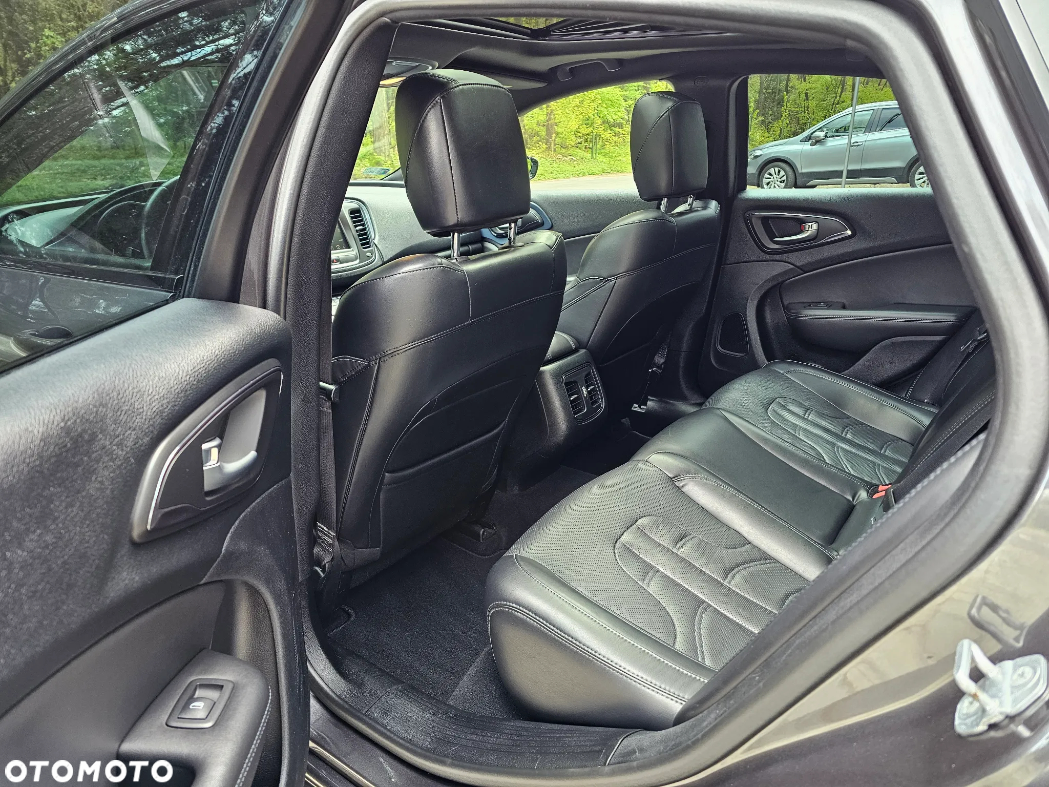 Chrysler 200 - 13