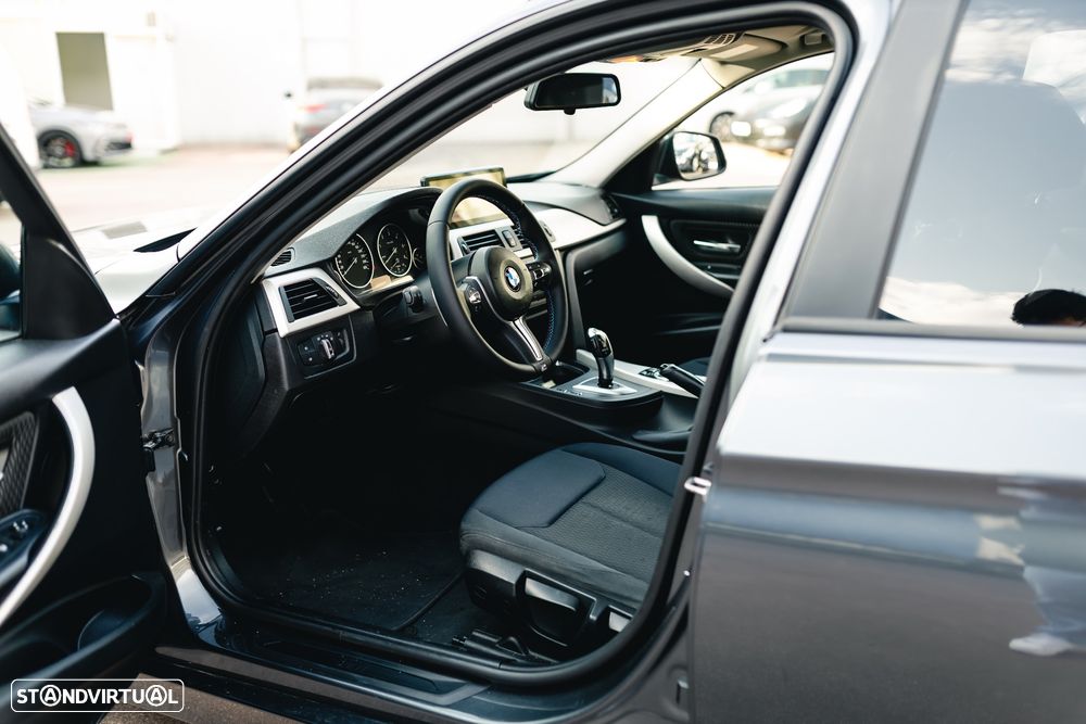 BMW 318 d Aut. Blue Performance Sport Line - 9