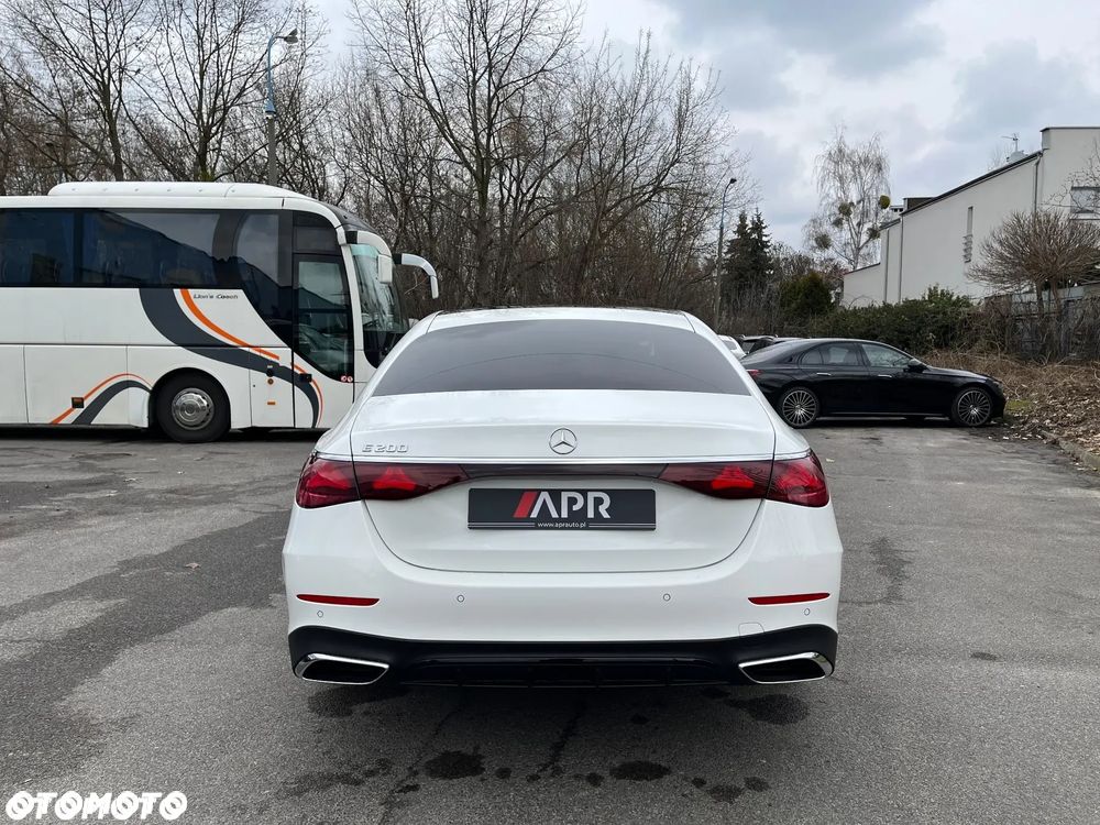 Mercedes-Benz Klasa E 200 9G-TRONIC AMG Line - 6