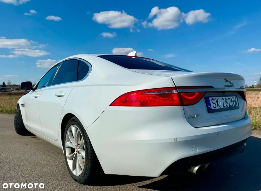Jaguar XF 2.0 i4D Prestige - 4
