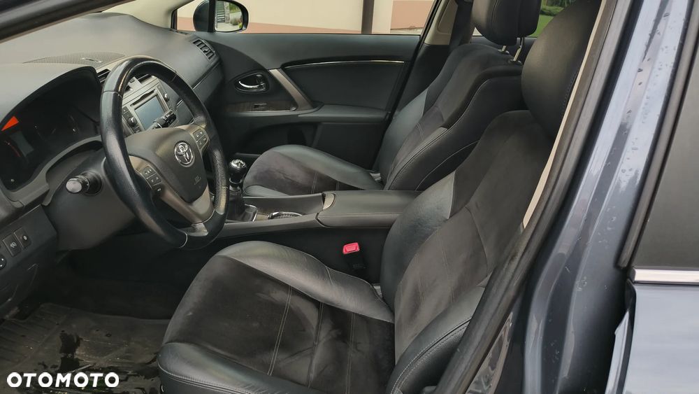 Toyota Avensis 2.0 D-4D Premium - 9