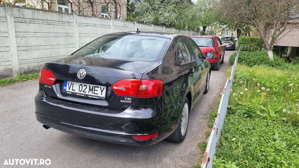 Volkswagen Jetta - 3