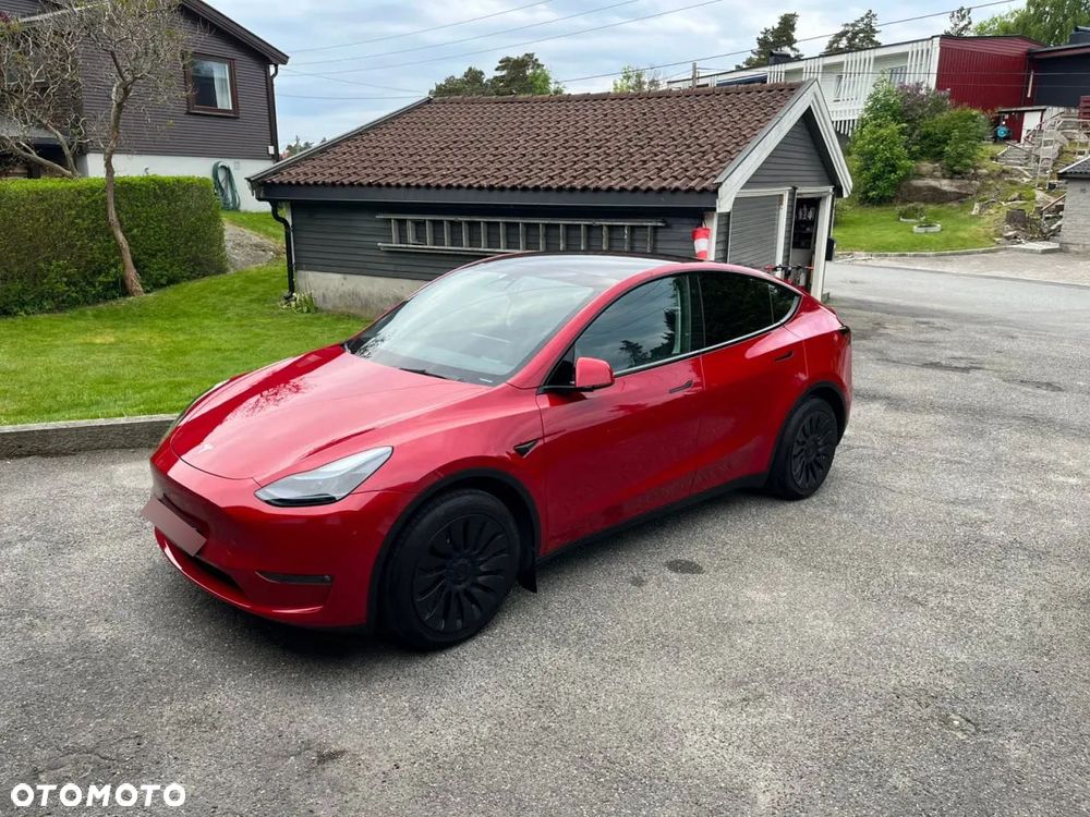 Tesla Model Y Long Range Dual Motor AWD - 4
