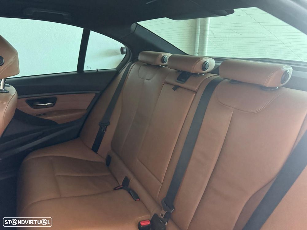 BMW 328 i Auto Pack M - 12