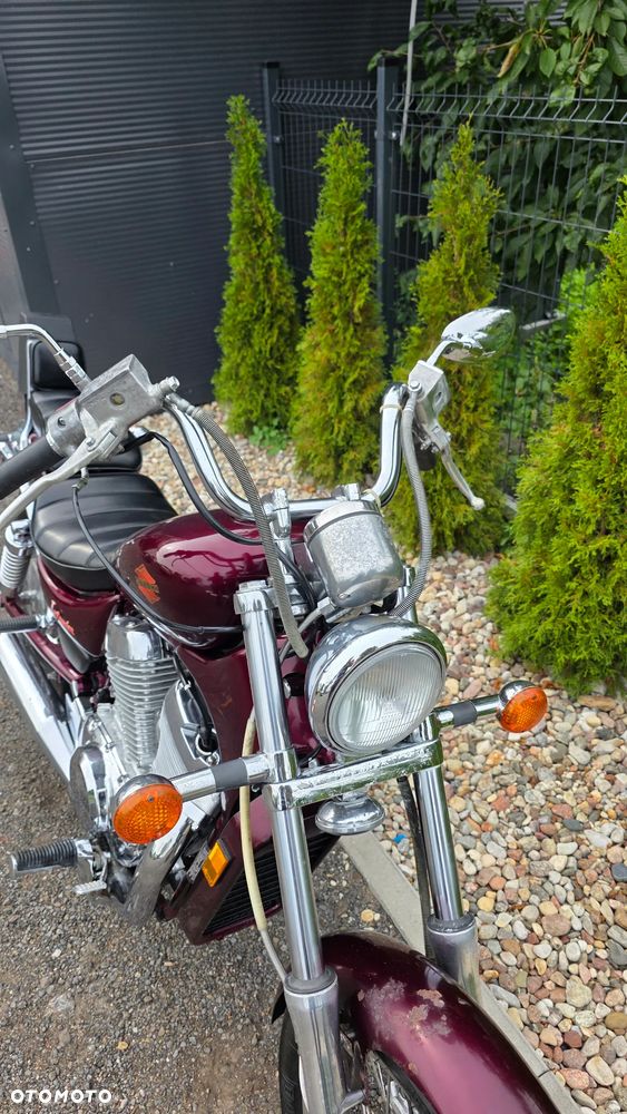 Suzuki Intruder - 16