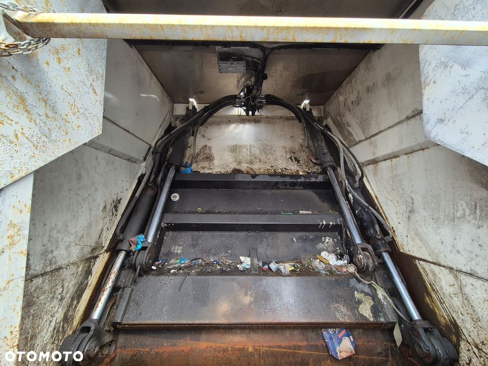 Iveco Stralis 330 EEV+ / FAUN VARIOPRESS 11 / PO SERWISIE / 1WŁ / BEZWYPADKOWY / MOCNA SKRZYNIA / MOŻLIWOŚĆ SAMEJ RAMY - 21