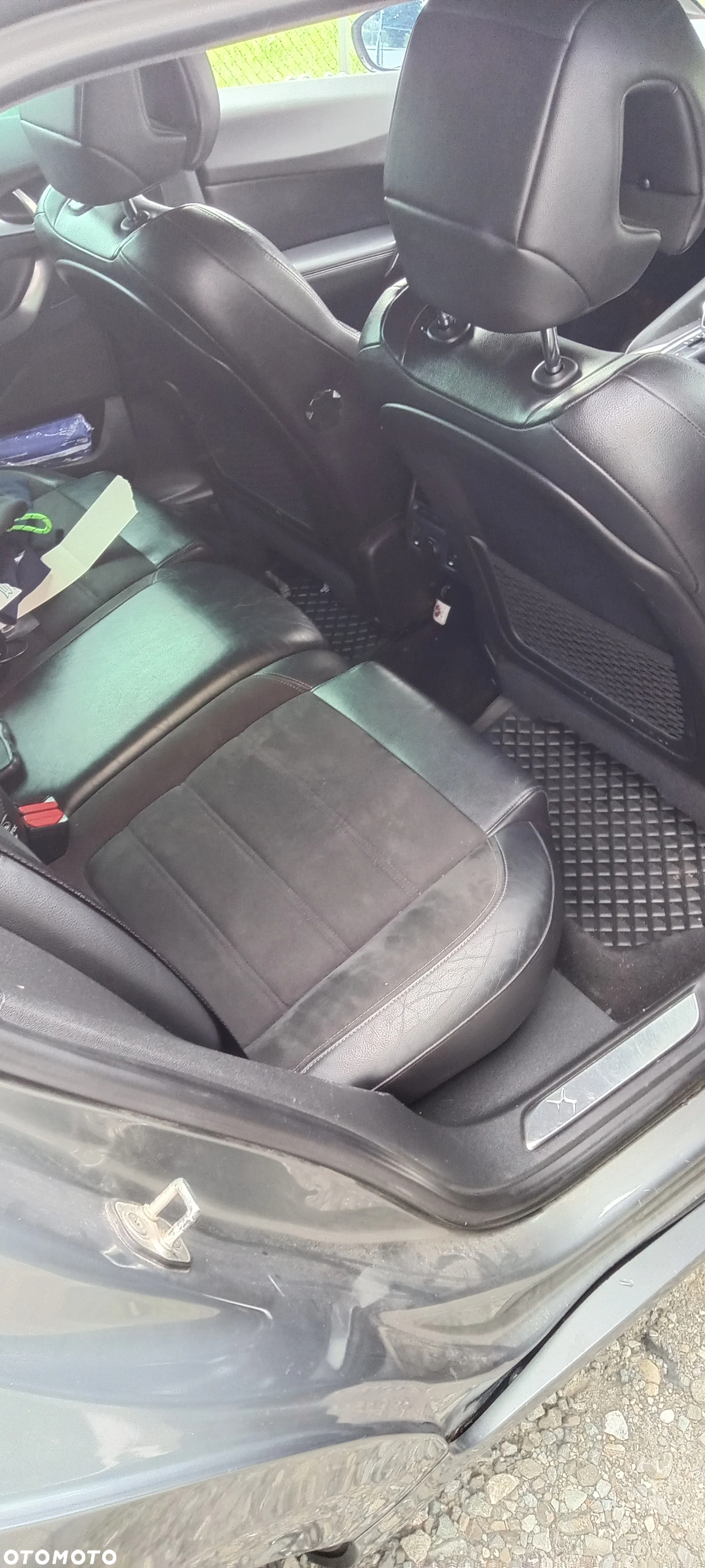 Citroën DS5 e-HDi 115 EGS6 SoChic - 18