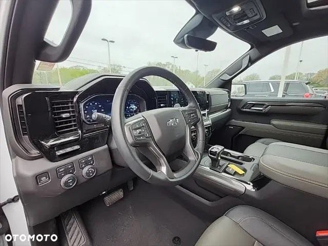 Chevrolet Silverado - 8